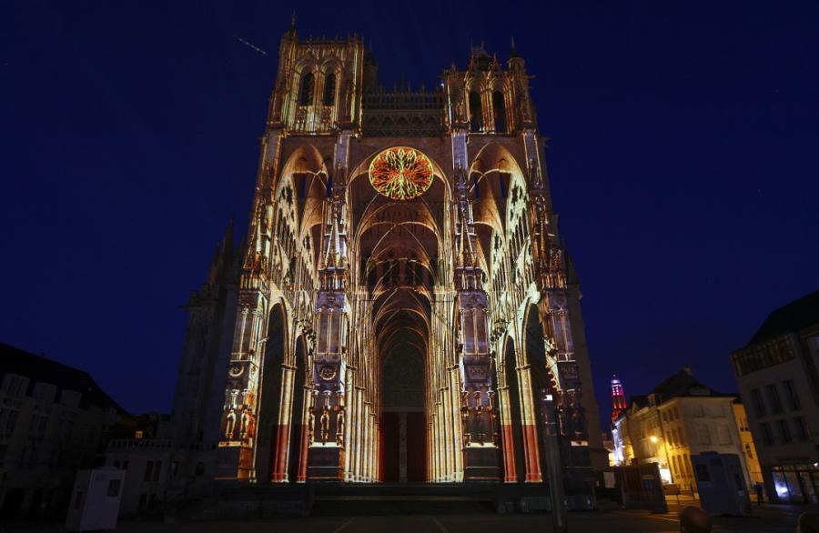 Spectacle Chroma, l'Expérience Monumentale à la Cathédrale d'Amiens